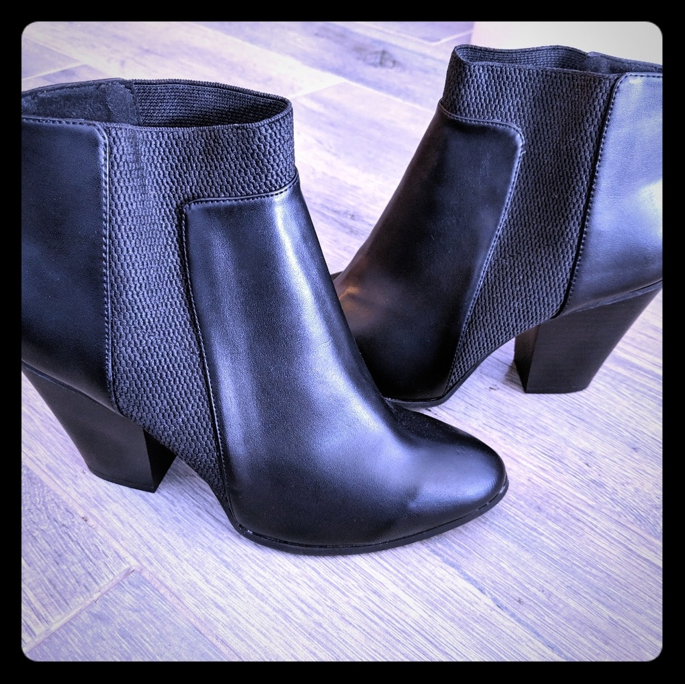 Chaps Black Booties size 8.5